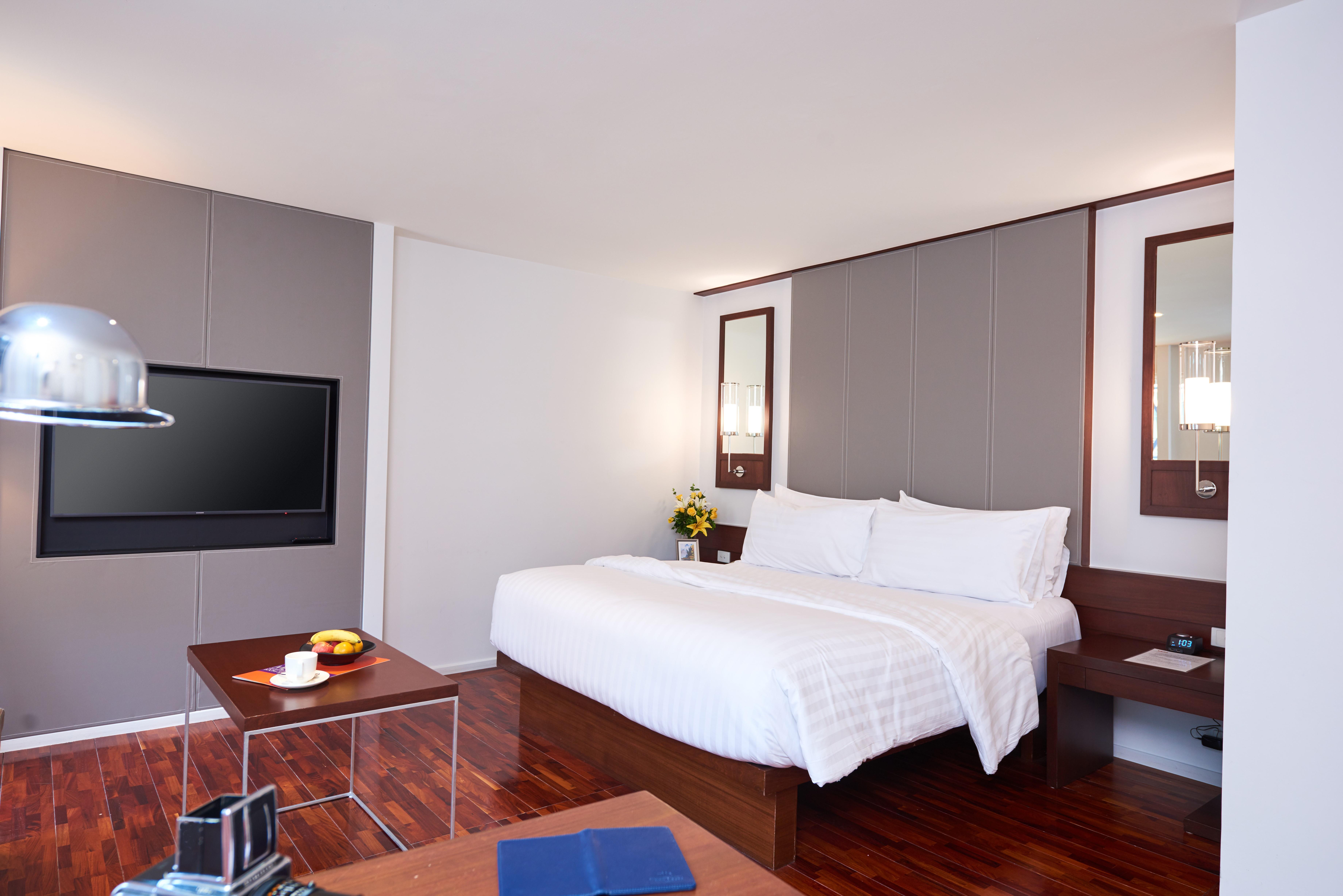 Triple Two Silom Otel Bangkok Dış mekan fotoğraf