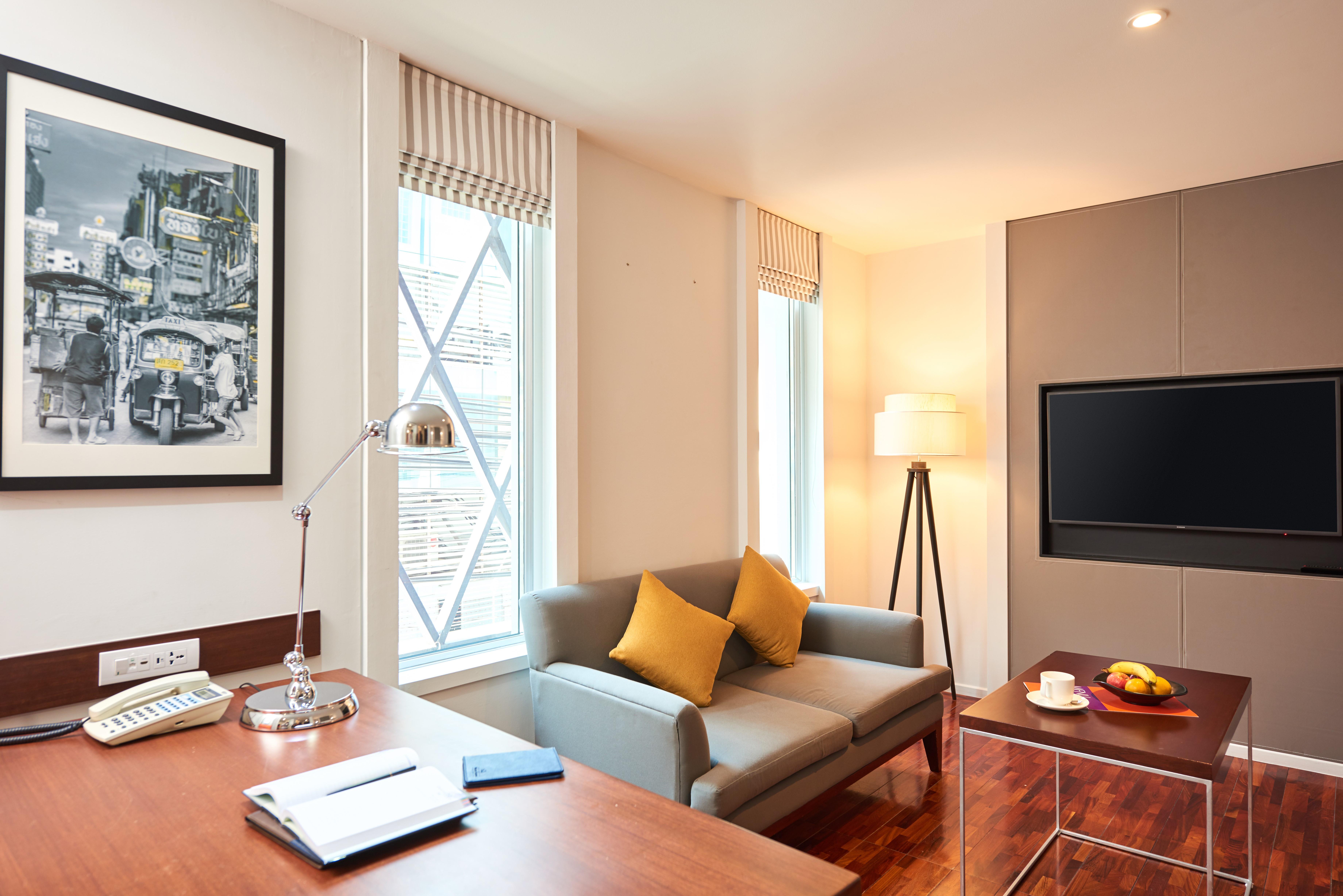 Triple Two Silom Otel Bangkok Dış mekan fotoğraf