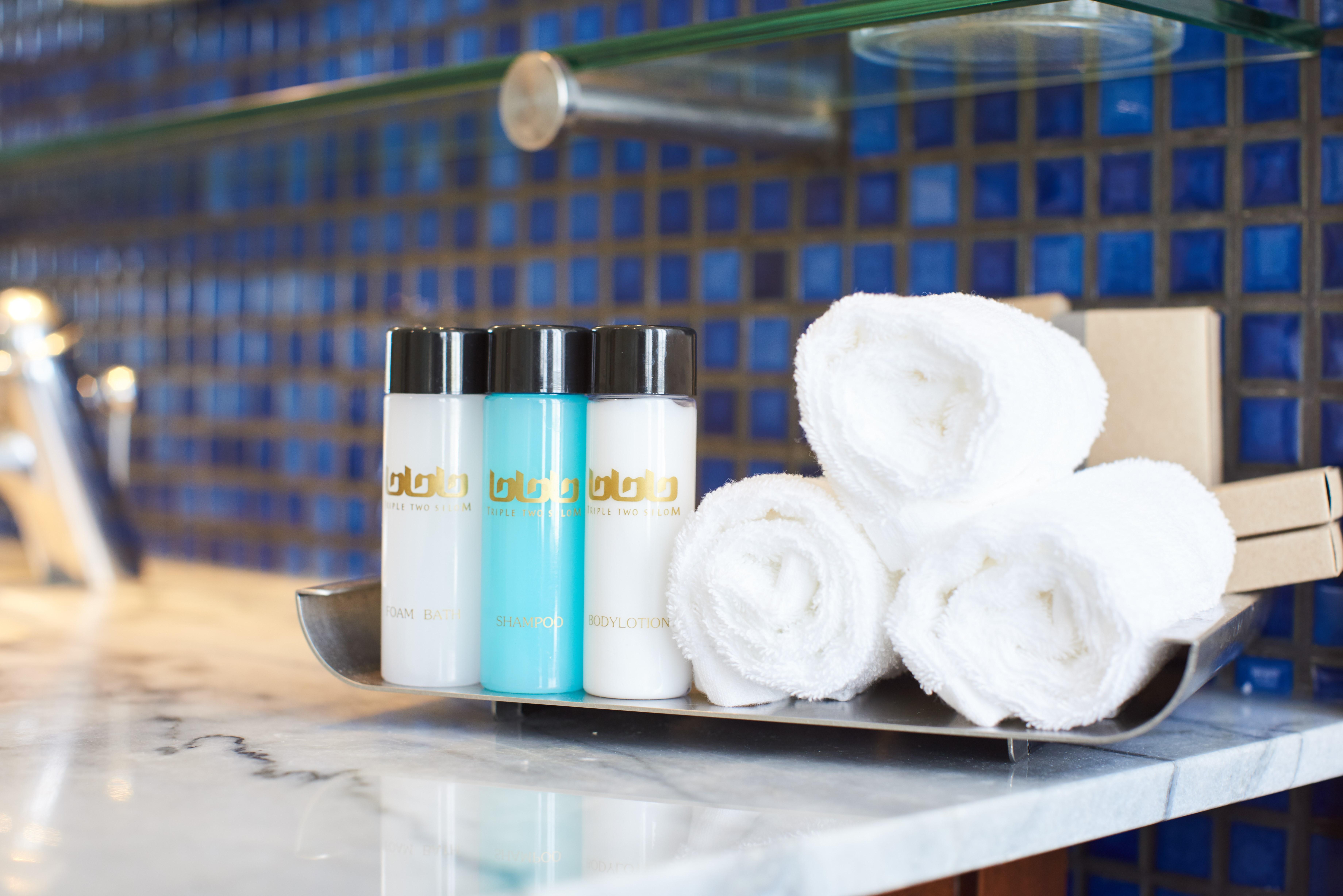 Triple Two Silom Otel Bangkok Dış mekan fotoğraf