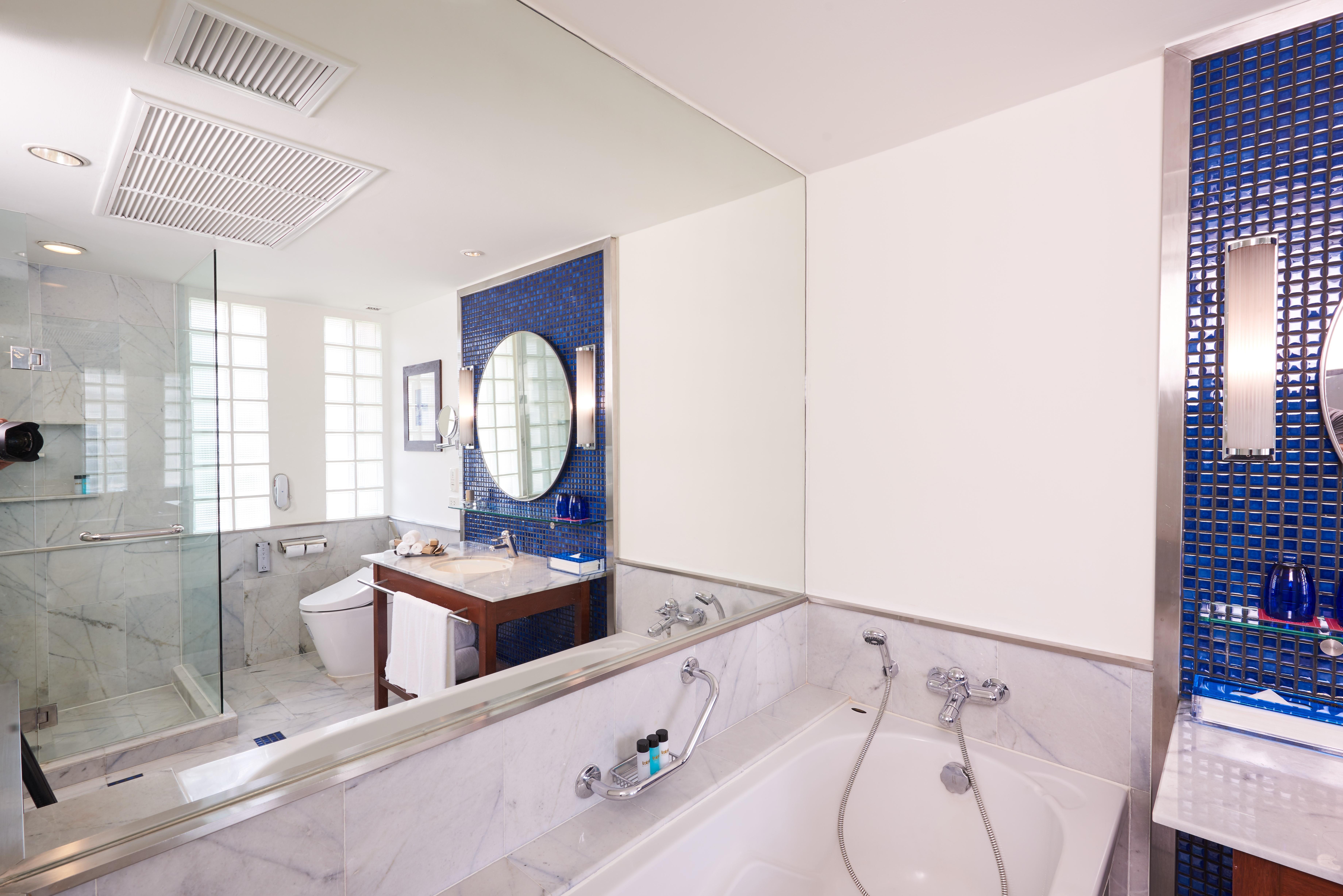 Triple Two Silom Otel Bangkok Dış mekan fotoğraf