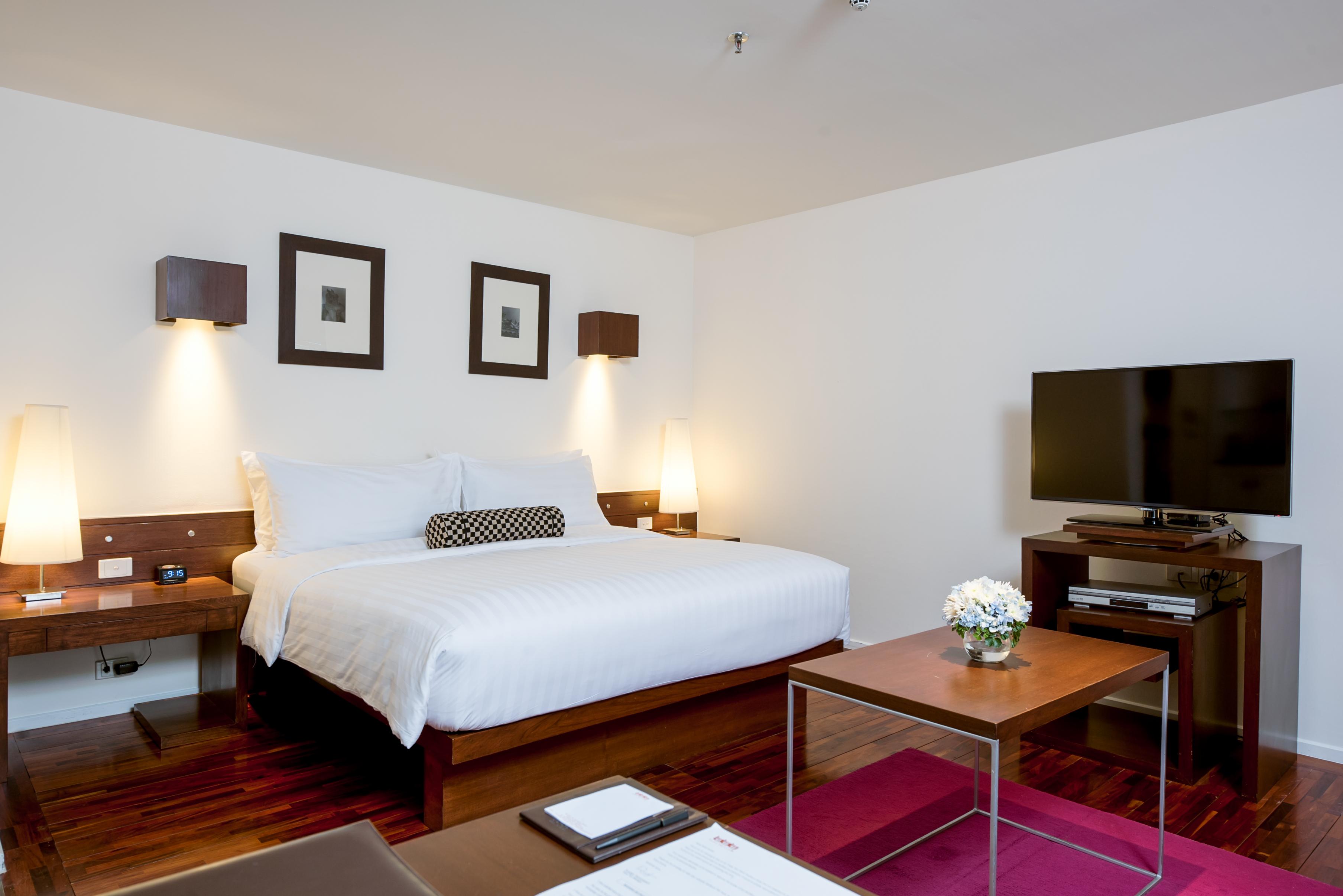Triple Two Silom Otel Bangkok Dış mekan fotoğraf