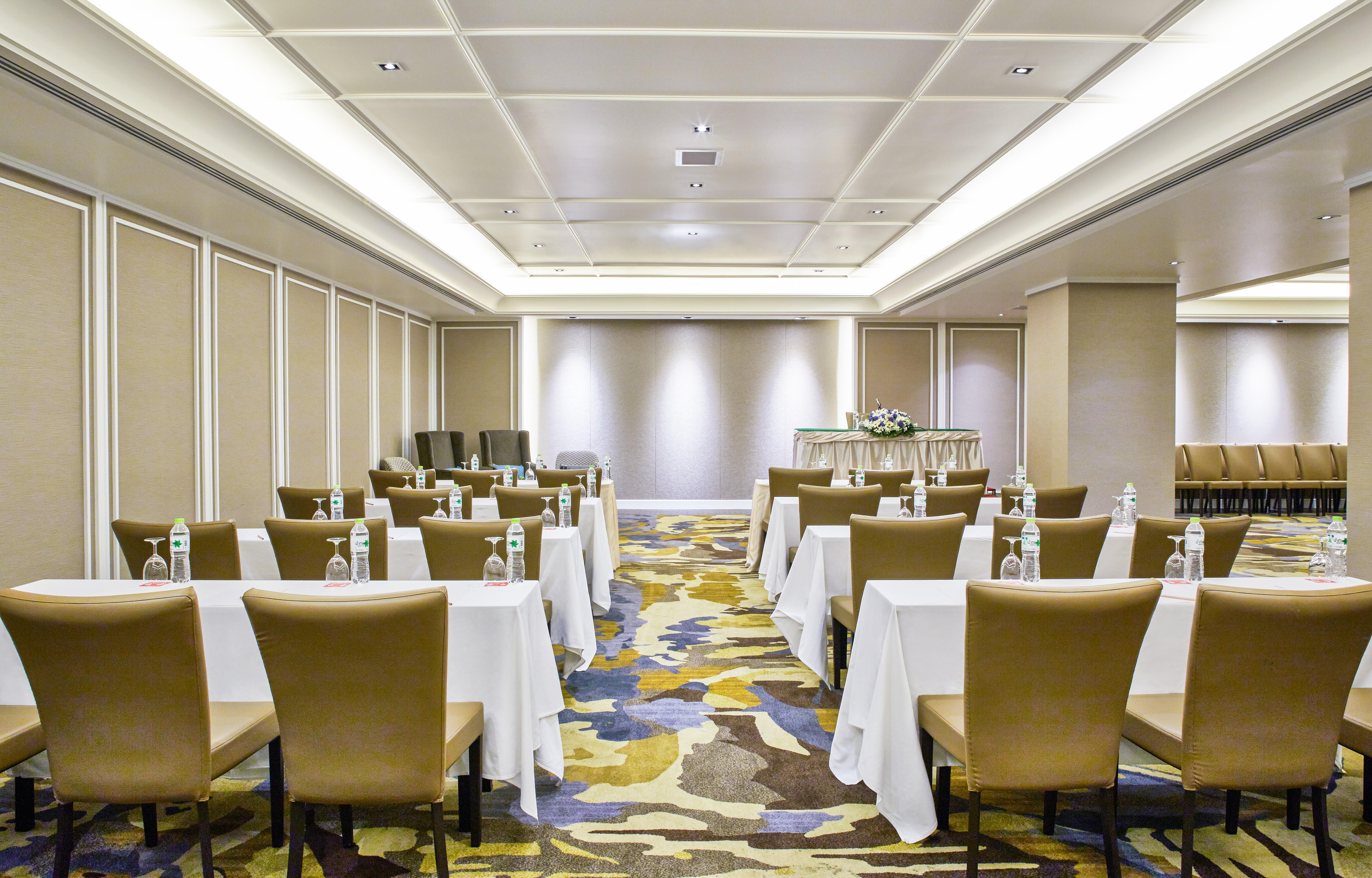 Triple Two Silom Otel Bangkok Dış mekan fotoğraf