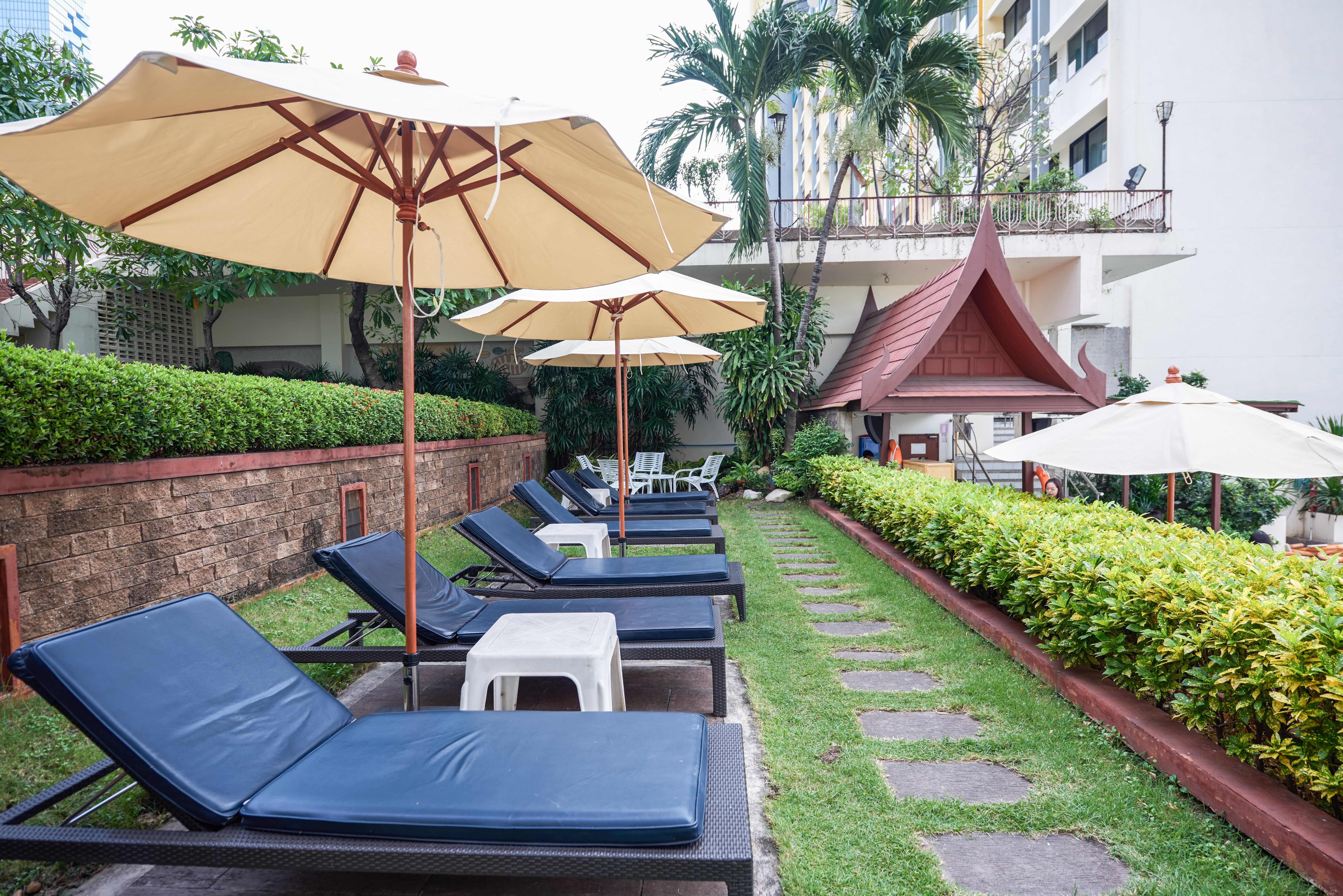 Triple Two Silom Otel Bangkok Dış mekan fotoğraf