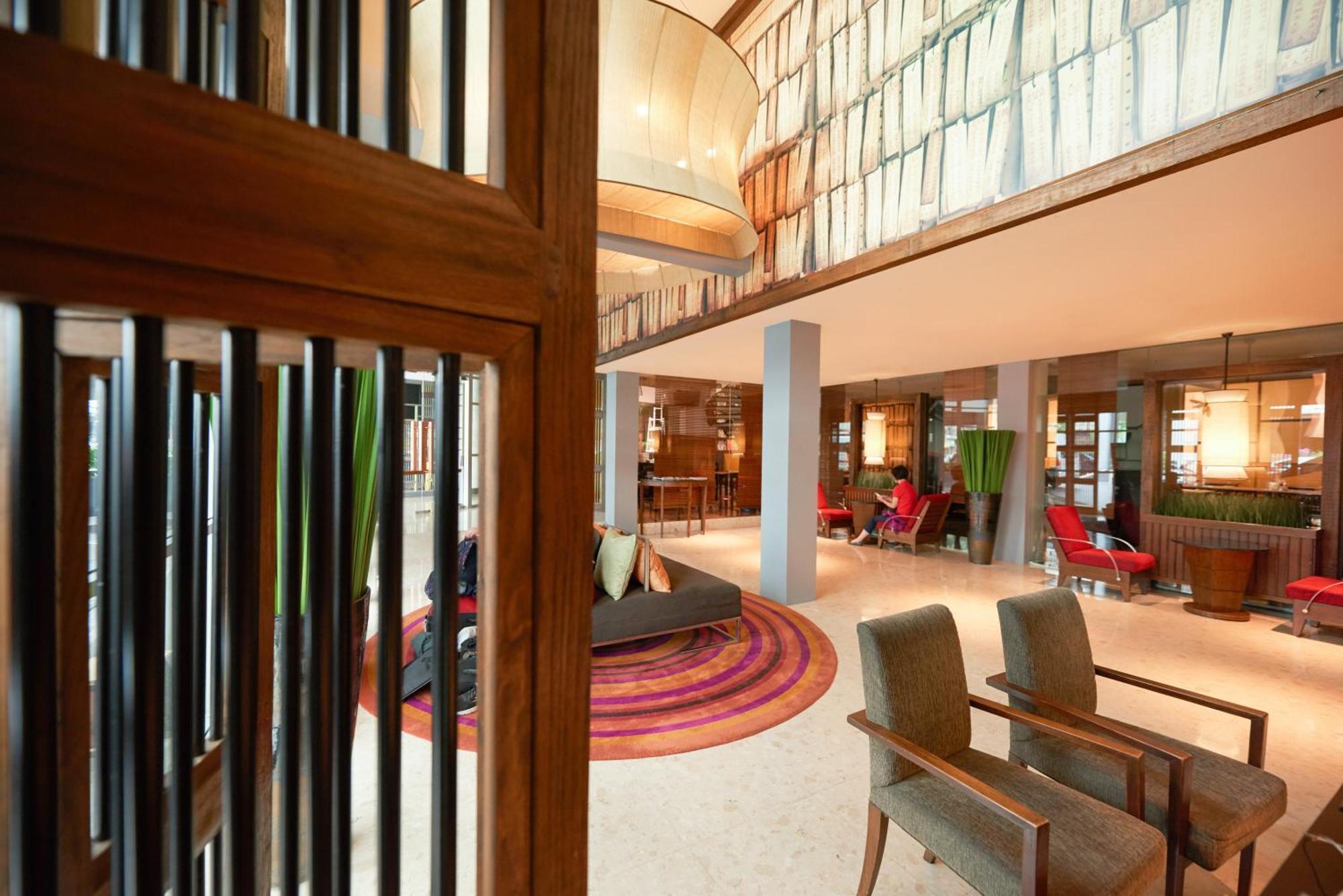 Triple Two Silom Otel Bangkok Dış mekan fotoğraf