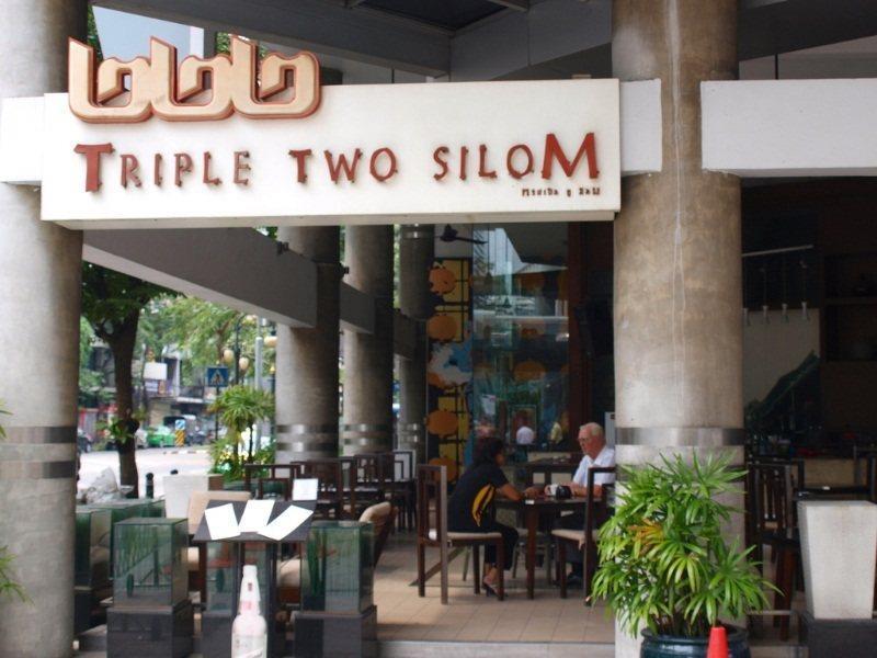 Triple Two Silom Otel Bangkok Dış mekan fotoğraf