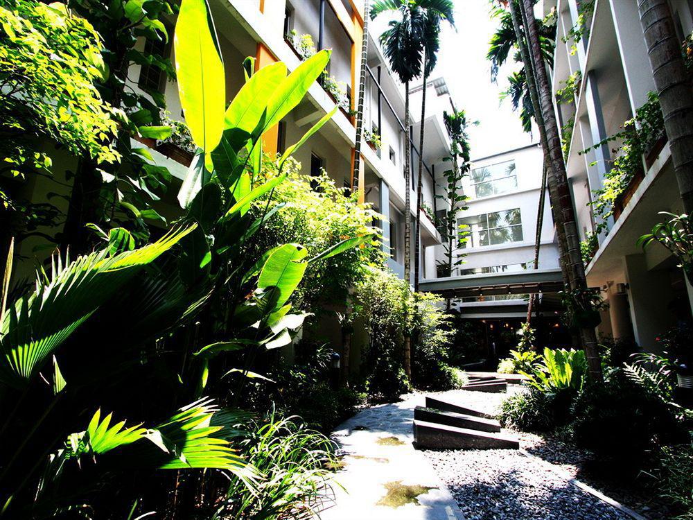 Triple Two Silom Otel Bangkok Dış mekan fotoğraf
